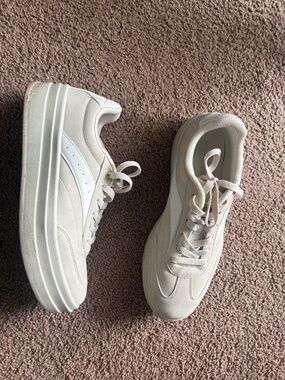 Women's Platform Lace-Up Sneakers in Light Beige